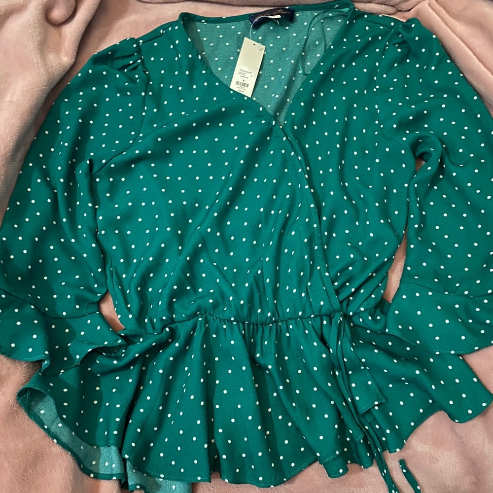 Dotted peplum blouse NWT Francesa’s Collection
